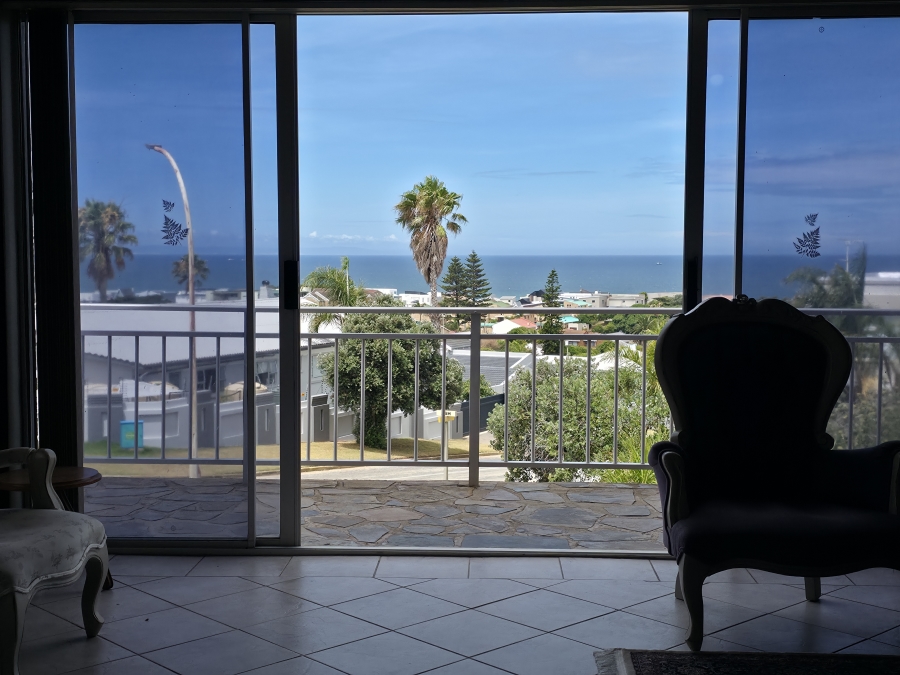 4 Bedroom Property for Sale in Noorsekloof Eastern Cape